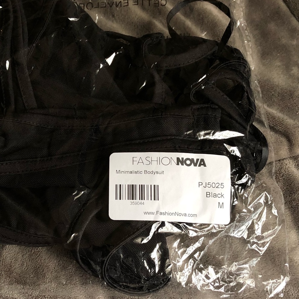 Fashion Nova Minimalistic Bodysuit. Never worn. - Picture 5 of 5